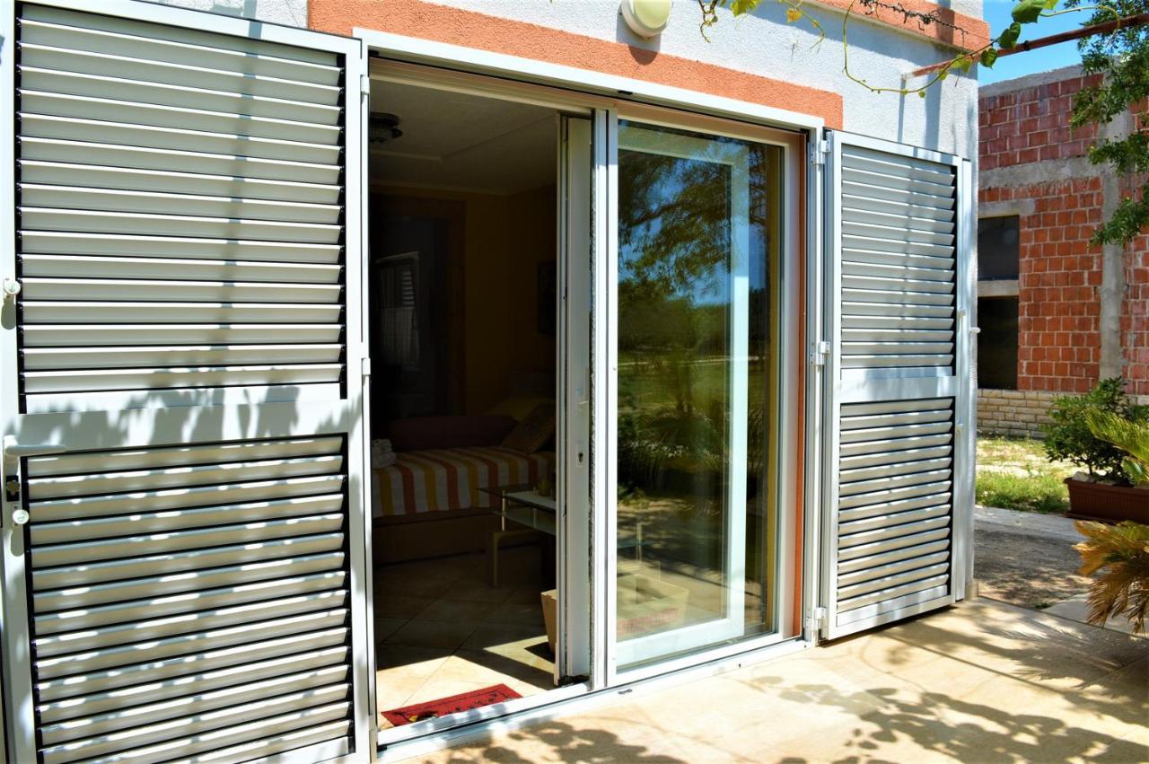 Studio Apartments Luka Biograd - 벤코바츠 외부 사진
