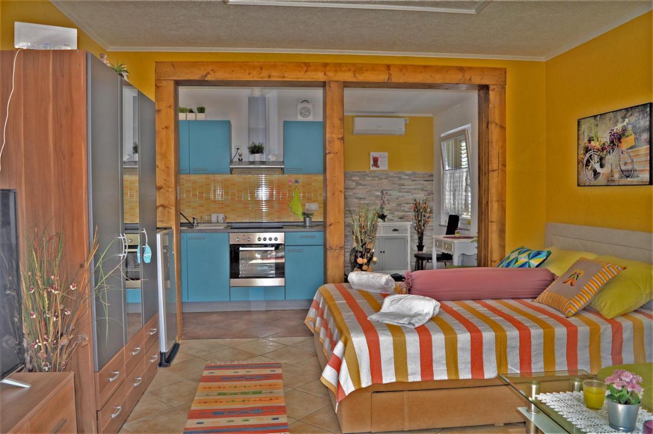 Studio Apartments Luka Biograd - 벤코바츠 외부 사진