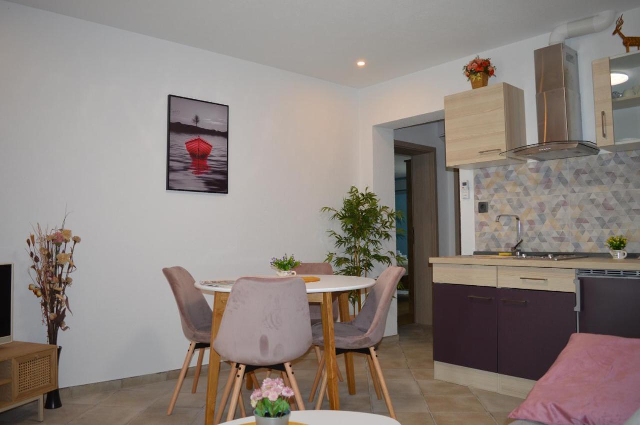 Studio Apartments Luka Biograd - 벤코바츠 외부 사진