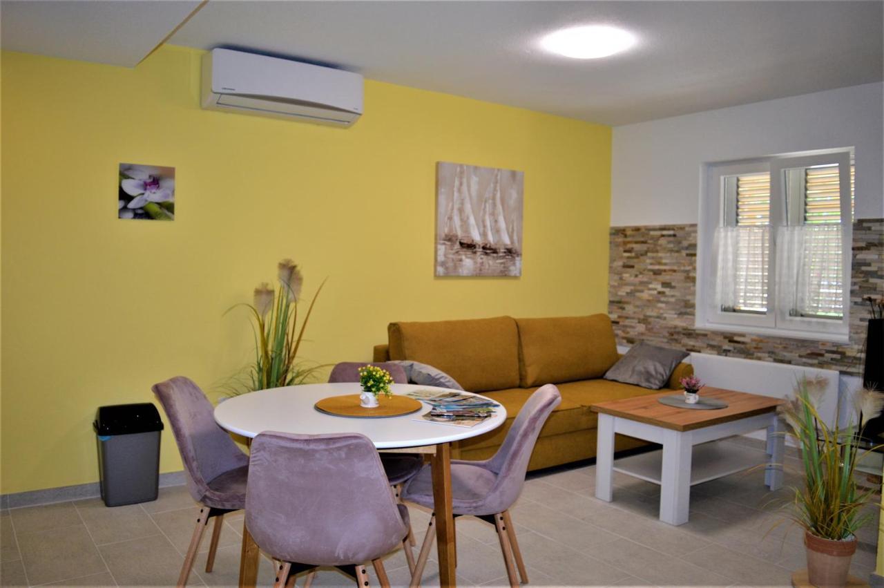Studio Apartments Luka Biograd - 벤코바츠 외부 사진